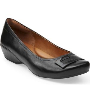 Clark's comfy ballet flats